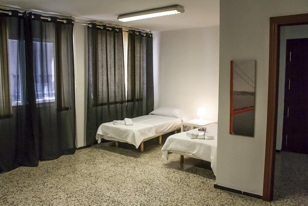 Vivienda Amplia Mercado Central - Pie De La Cruz * Valencia